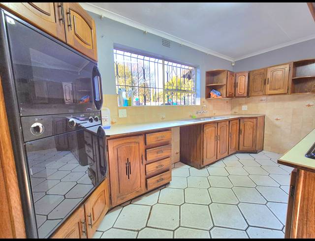 2 BEDROOM HOUSE TO LET IN DALPARK